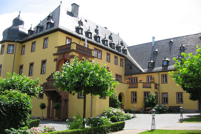 SchlossVollradsWinkelHauptbauSchlosshof